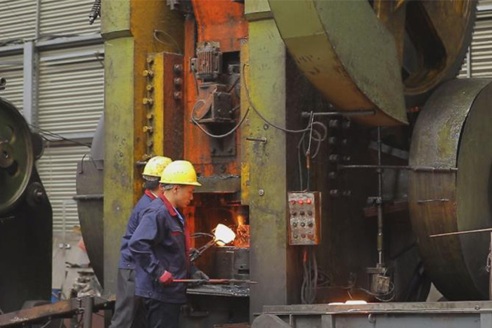 鹿泉网架配件车间